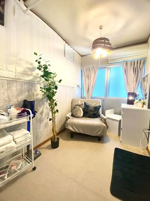 Dotonbori Direct: Traditional Home with Modern Amenities Osaka Villa