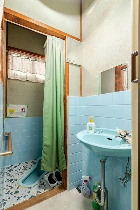 Dotonbori Direct: Traditional Home with Modern Amenities Osaka Villa