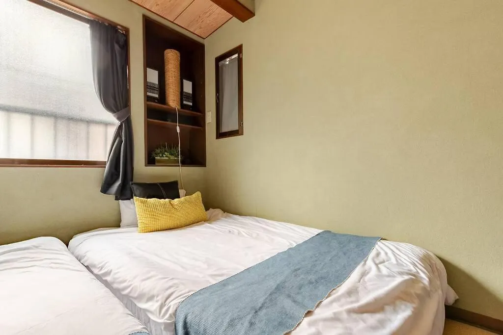 Villa Dotonbori Direct: Traditional Home with Modern Amenities Osaka