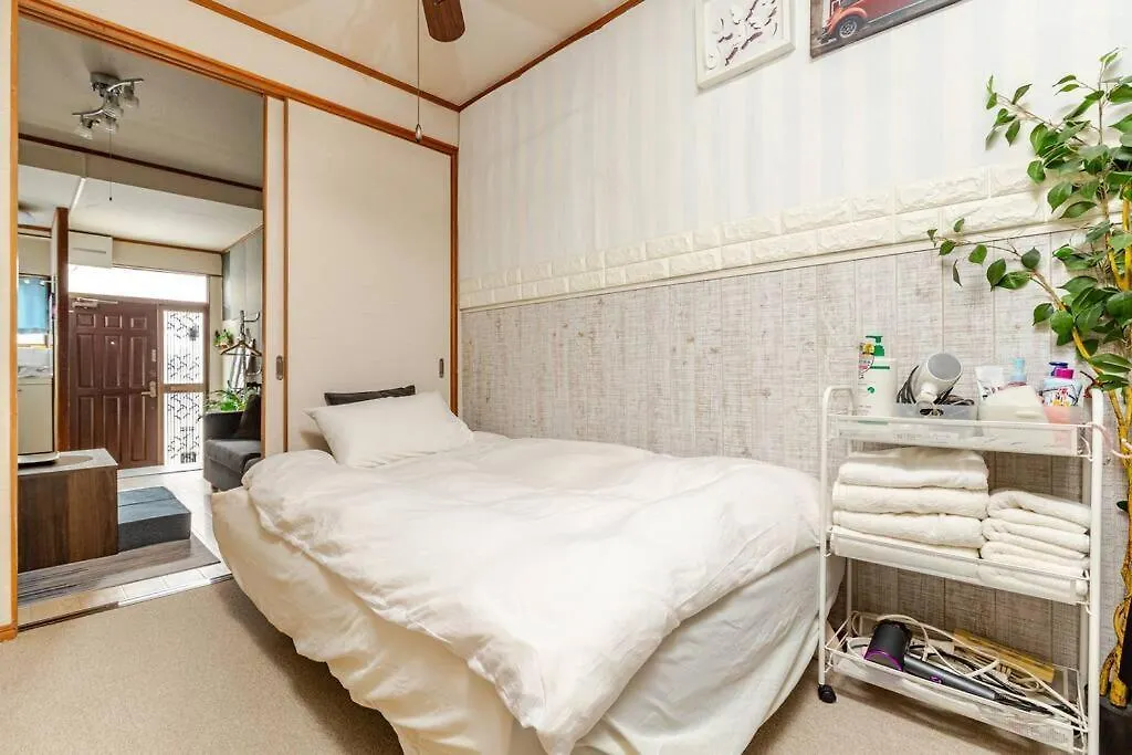 Villa Dotonbori Direct: Traditional Home with Modern Amenities Osaka