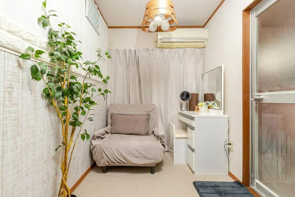 Dotonbori Direct: Traditional Home with Modern Amenities Osaka
