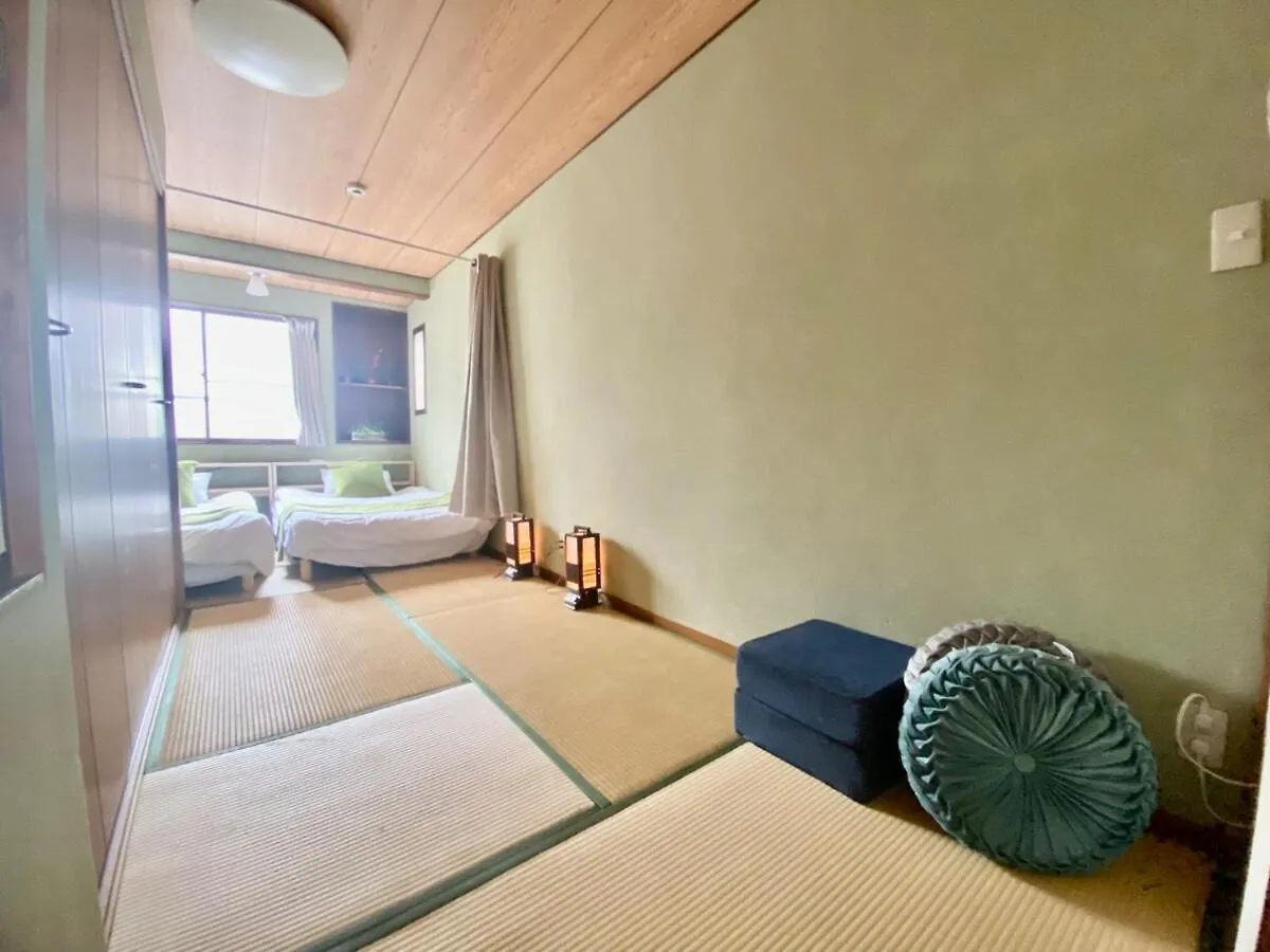 Dotonbori Direct: Traditional Home with Modern Amenities Osaka 0*,
