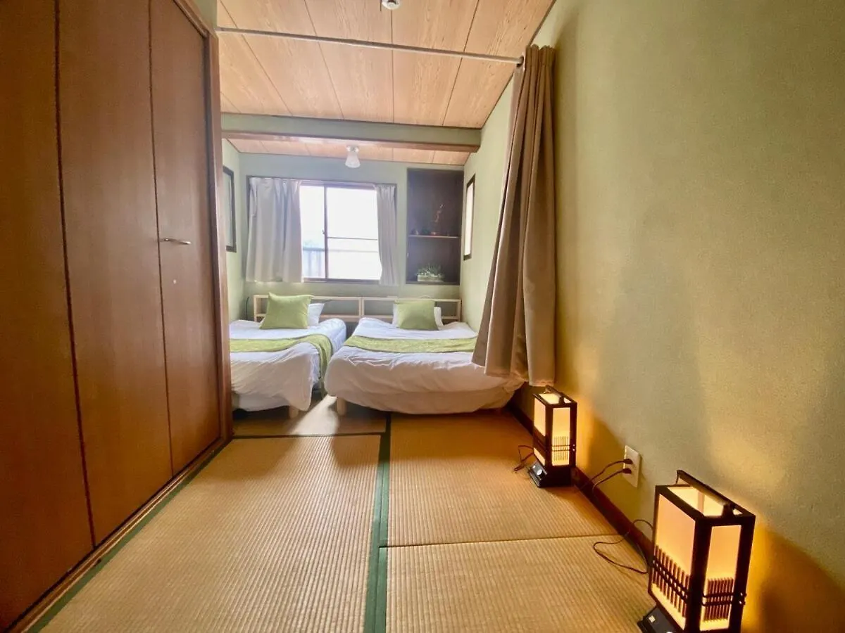 Villa Dotonbori Direct: Traditional Home with Modern Amenities Osaka
