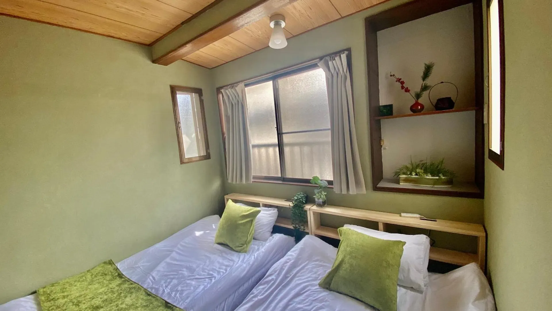 Dotonbori Direct: Traditional Home with Modern Amenities Osaka 0*,  Japan