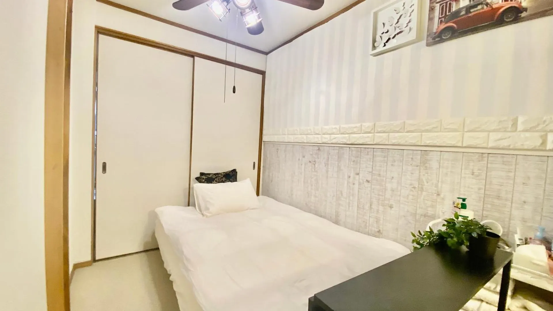 Dotonbori Direct: Traditional Home with Modern Amenities Osaka 0*,