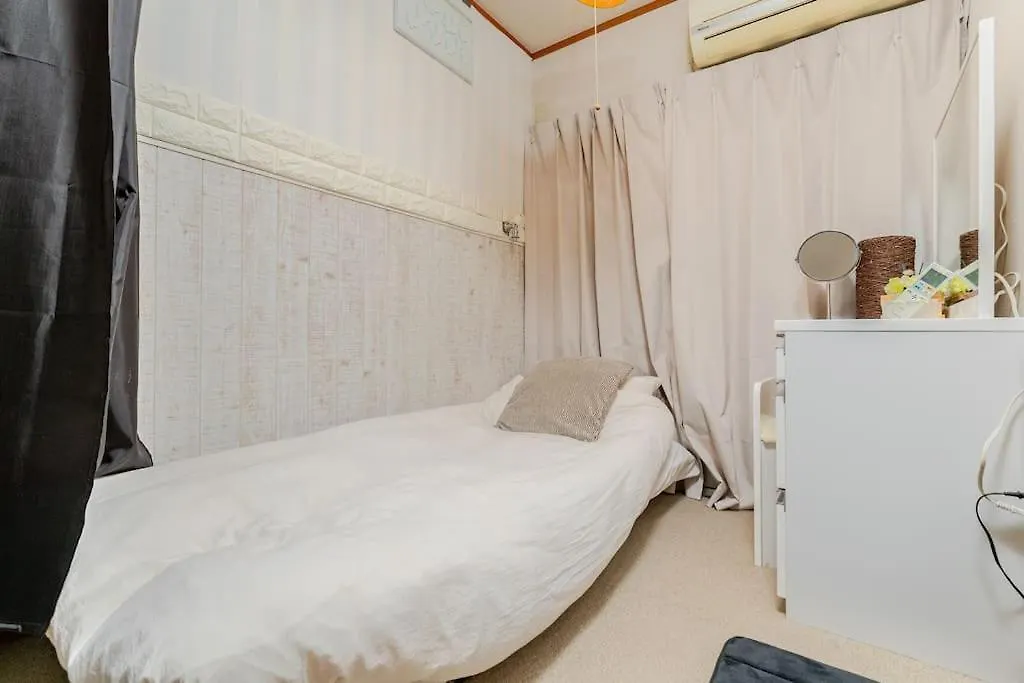 Dotonbori Direct: Traditional Home with Modern Amenities Osaka 0*,